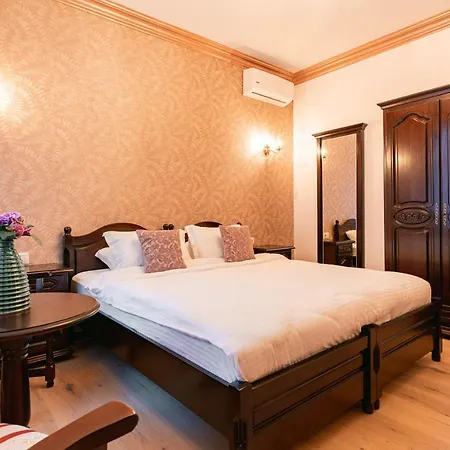 Genia Bed & Breakfast Campulung Moldovenesc